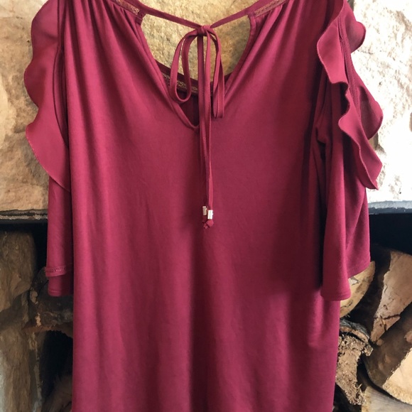 WHBM Ruffle Cold Shoulder Blouse - Picture 2 of 3